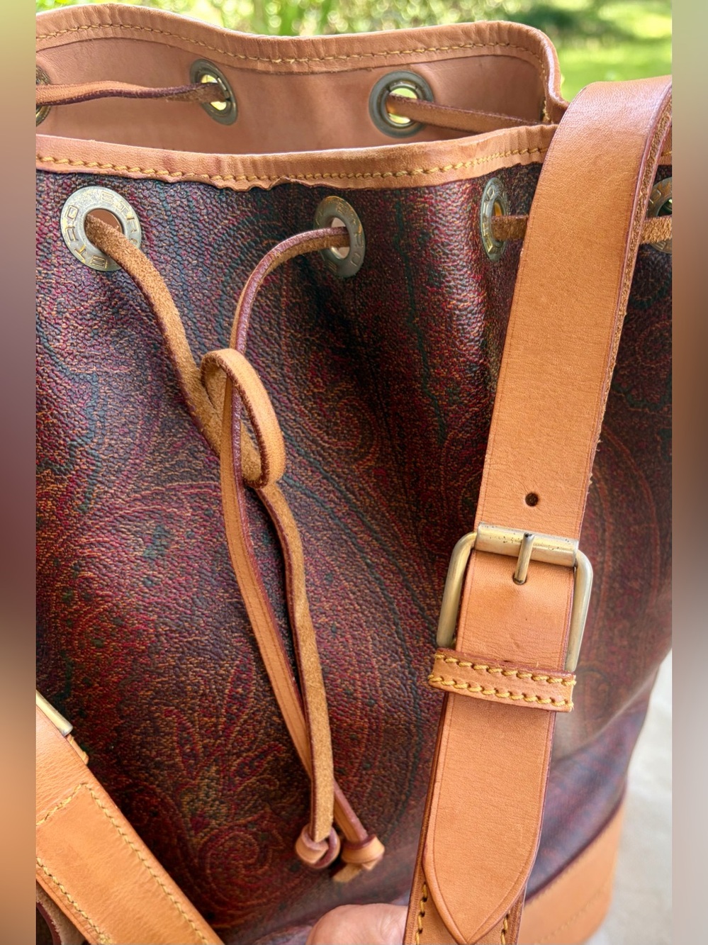 Vtg. ETRO MILANO RED PAISLEY Coated Canvas and Leather Adjustable Shoulder Bag - Picture 7 of 16